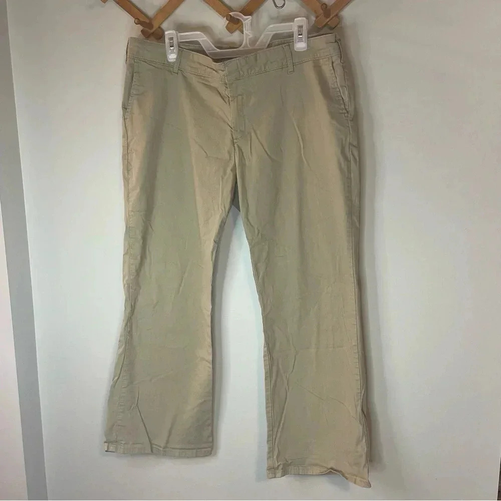 Dickies Crafted for Women slim fit khaki bootcut pants women’s size 18 short